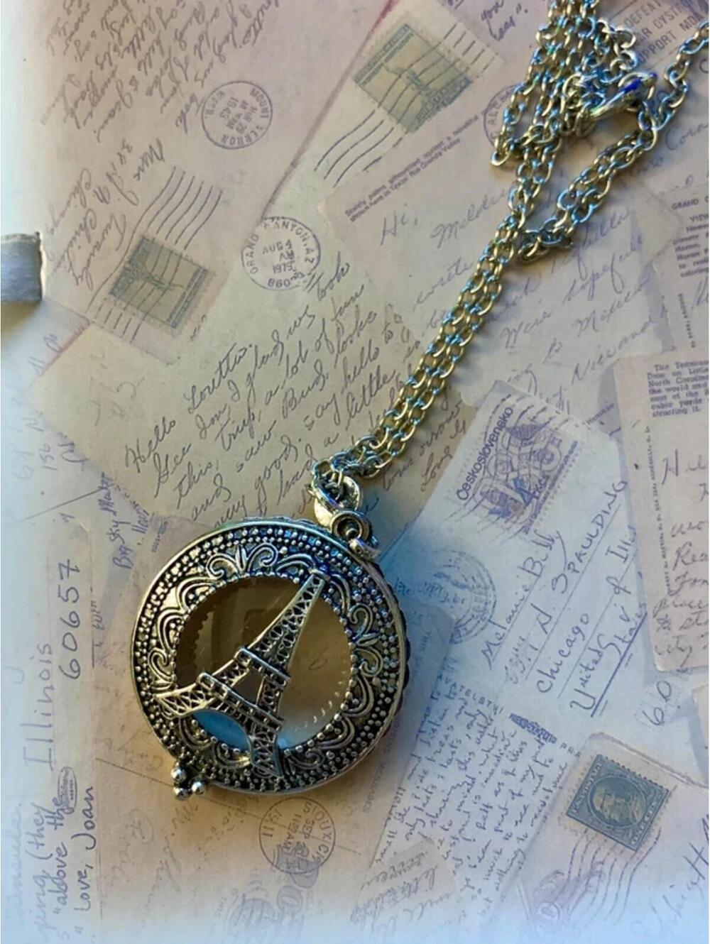 Real Magnifying glass Eiffel Tower necklace - Picture 1 of 3